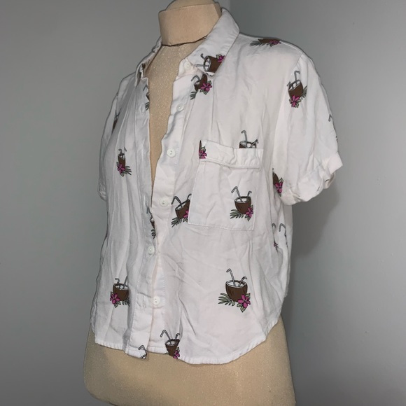 Button-Up Crop Top - Picture 2 of 3